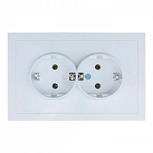 Розетка Lezard Zima 704-0200-127BQC 2 места безвинтовой с заземлением белая