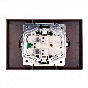 Розетка Lezard Zima 704-7300-127BQC 2 места безвинтовой c заземлением ПБТ шоколад. Изображение - 2