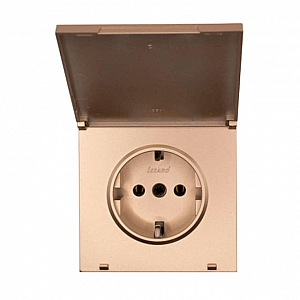 Розетка Lezard Zima 704-3688-123BQC 1 место безвинтовой с заземлением с крышкой ПБТ золото