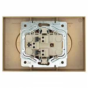 Розетка Lezard Zima 704-3600-128BQC 2 места безвинтовой без заземления ПБТ золото. Изображение - 2