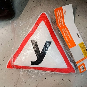 УЦЕНКА Подушка автомобильная Matex Attention Line У 27-546 35*35*10 см черный. Изображение - 1