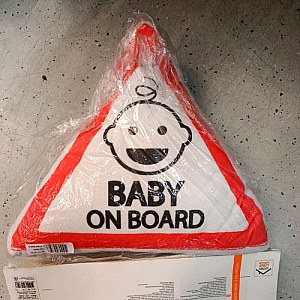 УЦЕНКА Подушка автомобильная Matex Attention Line Baby On Board 27-508 35*35*10 см белый. Изображение - 1