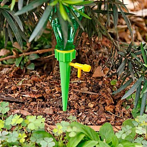 Конус поливочный Green Helper ГРИН-116 HF5201 с краном на бутылку 13.5*3 см. Изображение - 1