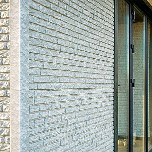 Фасадная панель Ю-Пласт Стоун-Хаус Кварцит светло-серый 2 м. Изображение - 1