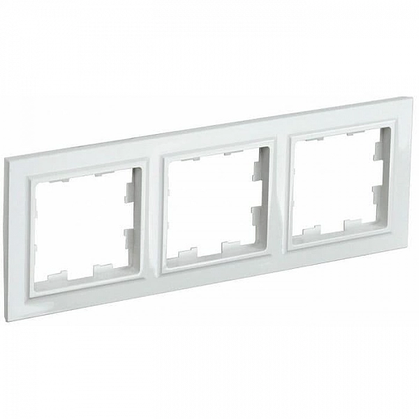 Рамка IEK Brite РУ-3-БрБ 3 поста белый