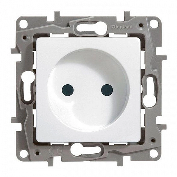 Розетка Legrand Etika 672220 2P без заземления белая