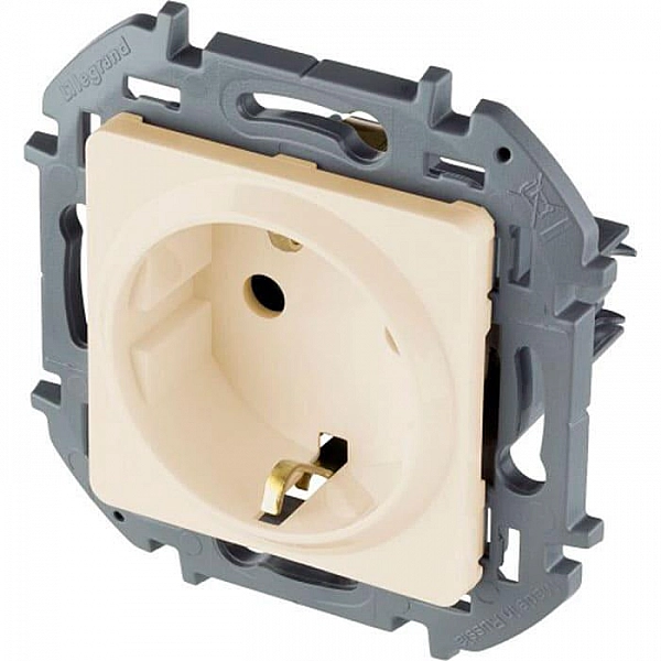 Розетка Legrand Inspiria 673731 2P+E с заземлением со шторками слоновая кость