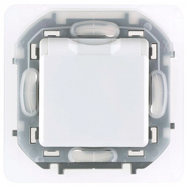 Розетка Legrand Inspiria 673740 2P+E с заземлением со шторками с крышкой IP44 белый