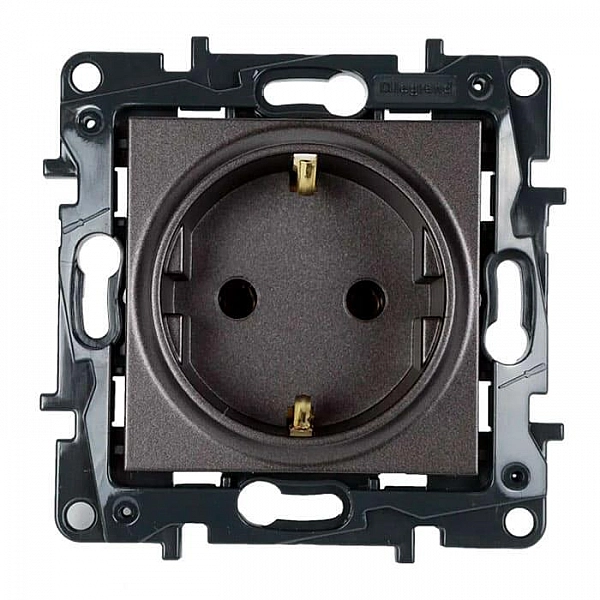 Розетка Legrand Structura 764223 2P+E с заземлением со шторками магнезиум