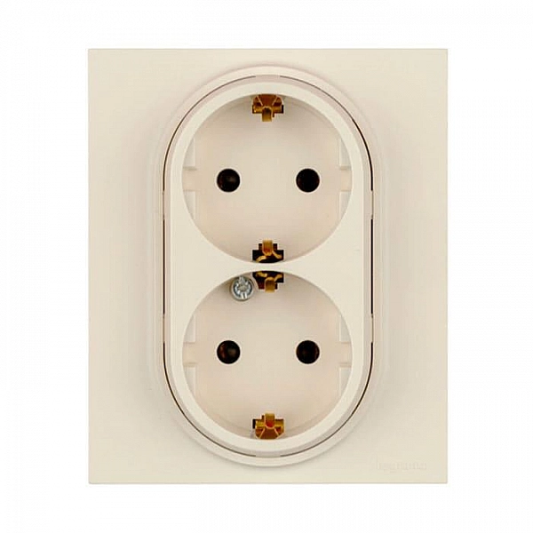 Розетка Legrand Structura 764231 2*2P+E с заземлением слоновая кость