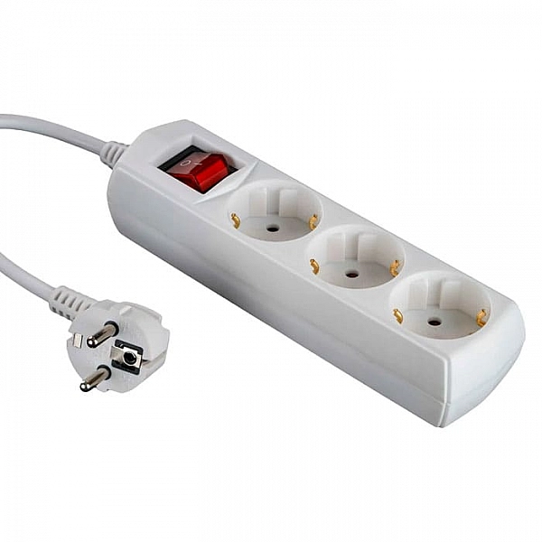 Удлинитель Truenergy Office15102 3 гнезда с заземлением 10А бытовой с выключателем 3 м